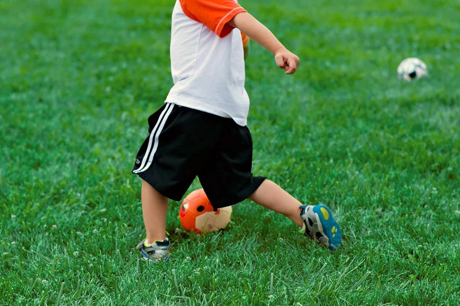 Daball Kid and Toddler Soccer Ball - Size 1, Pump and Gift Box Included
